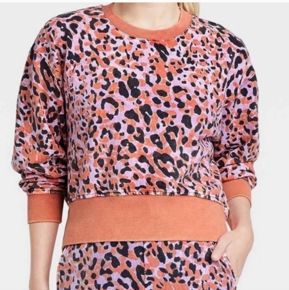 JoyLab Pink Leopard Crewneck Pullover Cropped Sweatshirt Women's Size Small - Picture 8 of 9